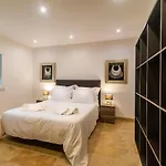Aqua-jacuzzi-heatable Pool-sauna-gym-snooker * Albufeira