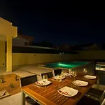 Aqua-jacuzzi-heatable Pool-sauna-gym-snooker Villa Albufeira