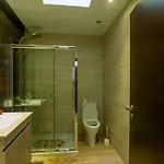 Villa Aqua-jacuzzi-heatable Pool-sauna-gym-snooker *
