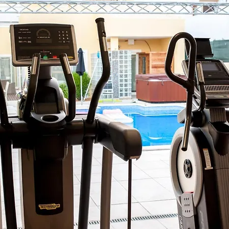 Vila Aqua-jacuzzi-heatable Pool-sauna-gym-snooker Albufeira