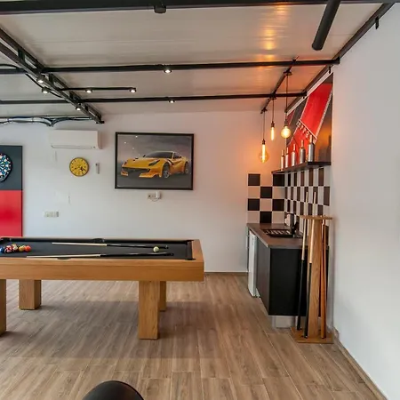 Vila Aqua-jacuzzi-heatable Pool-sauna-gym-snooker