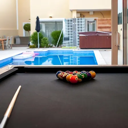 Aqua-jacuzzi-heatable Pool-sauna-gym-snooker Βίλα *