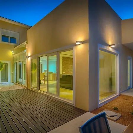 Aqua-jacuzzi-heatable Pool-sauna-gym-snooker * 阿尔布费拉