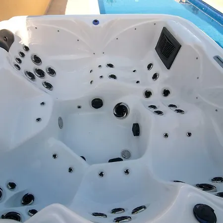 Βίλα Aqua-jacuzzi-heatable Pool-sauna-gym-snooker *