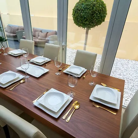 Aqua-jacuzzi-heatable Pool-sauna-gym-snooker 阿尔布费拉