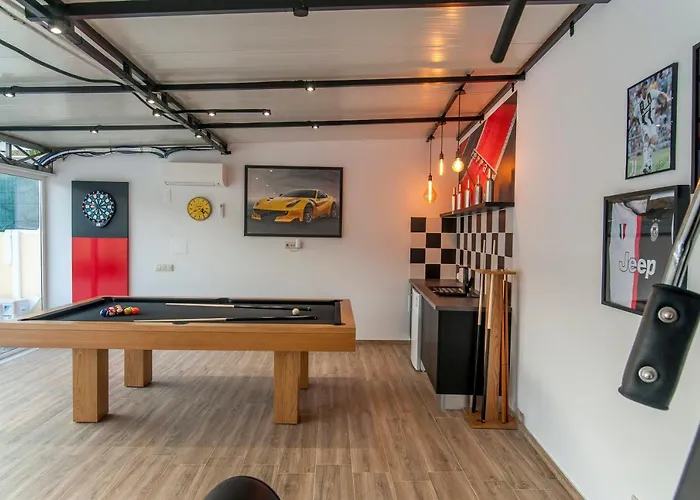 Vila Aqua-jacuzzi-heatable Pool-sauna-gym-snooker