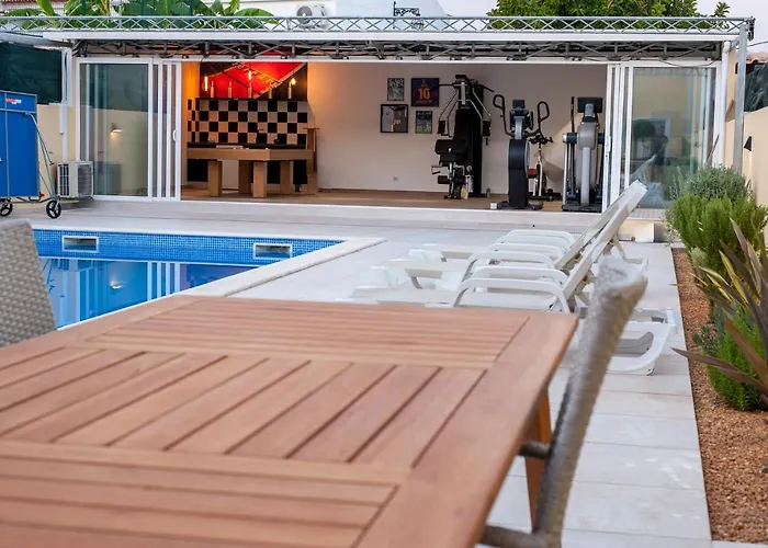 Aqua-jacuzzi-heatable Pool-sauna-gym-snooker Vila Albufeira