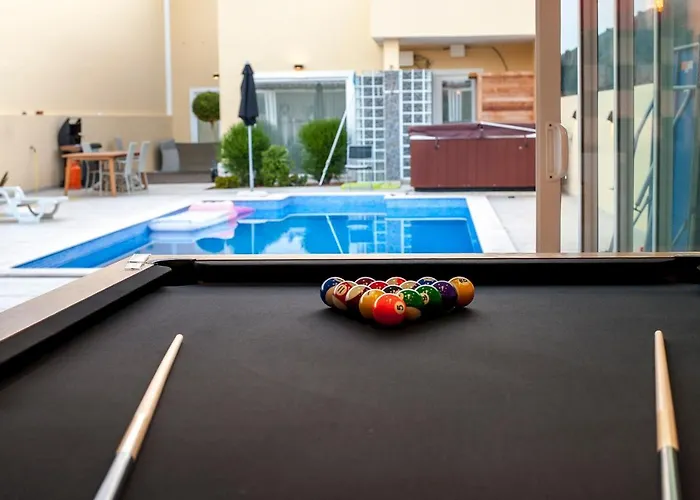 Aqua-jacuzzi-heatable Pool-sauna-gym-snooker Vila *