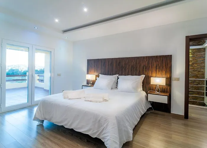 Aqua-jacuzzi-heatable Pool-sauna-gym-snooker Vila